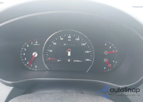 2016 Kia Sorento 3.3L Sx z USA, uszkodzony, nr VIN 5XYPKDA58GG076600